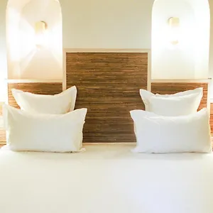 4* Hotel Habituel