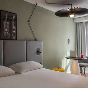 ibis-cannes-centre.fr-provencehotel.com/
